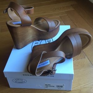 Steve Madden new Size 11 sandals 4.5 inch heel
